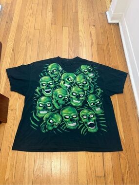 Vintage Black T‑Shirt with Neon Green Skull Graphic